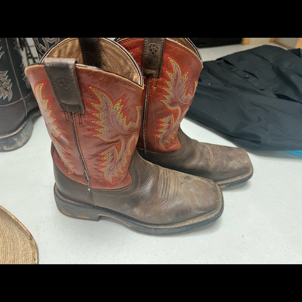 Arita boots size 3